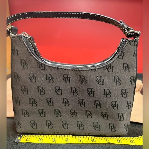 Dooney & Burke Small Gray & Black Signature Logo Handbag 8.5”x3”x5” - Picture 3 of 15